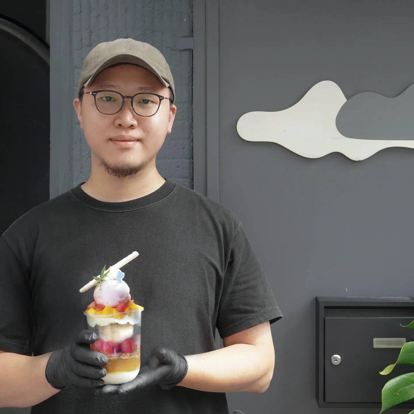 A Dual Craft of Coffee and Sweets — A Layered Experiment for Midsummer —— Interview with What’s Life Coffee Roaster YAMAMI