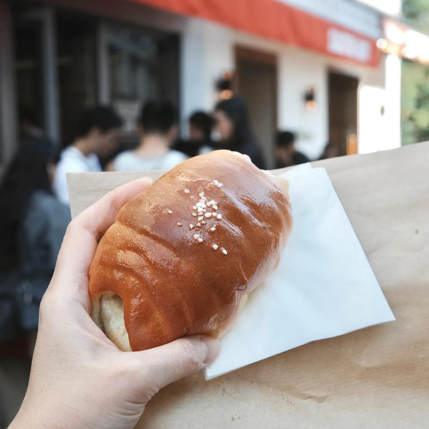 France No Longer Sets the Trends? What Salt Bread Reveals About the Export of Asian Bread and Café Culture